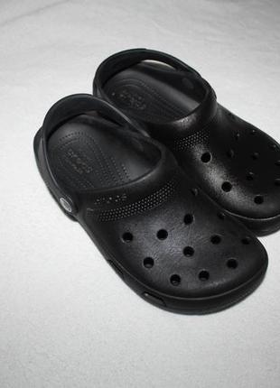 Крокси фірми crocs розмір m5 w7 (наш 35-36 розмір) за устілкою 23 см.