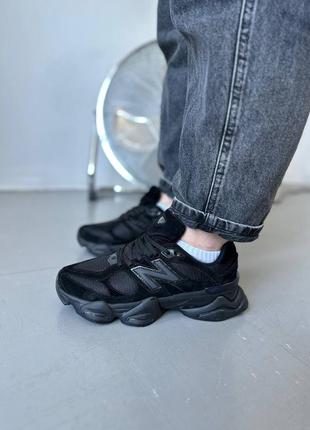 Жіночі кросівки New Balance 327 Svarta och röda sneakers3 фото