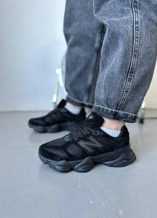 Жіночі кросівки New Balance 327 Svarta och röda sneakers2 фото