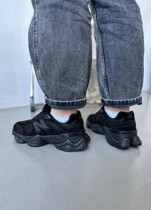 Жіночі кросівки New Balance 327 Svarta och röda sneakers5 фото