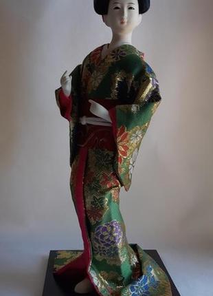 Статуетка гейша в кімоно