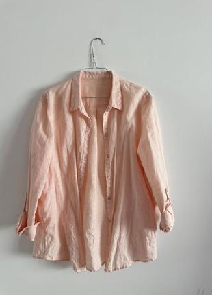 Женская льняная рубашка в персиковом цвете