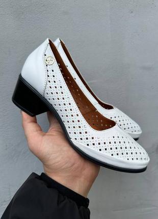 Жіночі туфлі шкіряні літні білі розмір 40 fv_003100