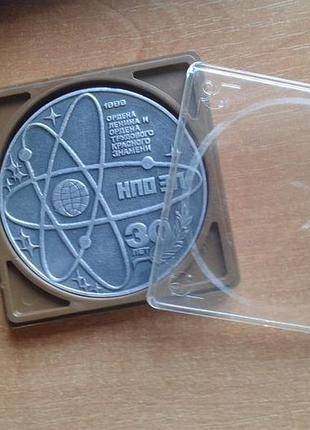 Настольная медаль "нпо электроприбор 30 лет" в коробке в ид.со...