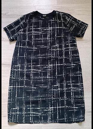 Платье прямое