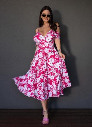Малиновое цветочное платье-халат с воланами