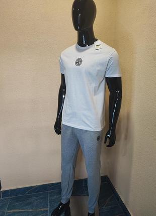 Летний спортивный костюм stone island (брюки и футболка) серо-белый