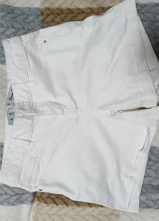 Білі джинсові шорти, дуже класні, якісні, стильні