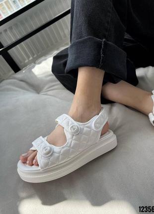Білі шкіряні стьобані стьогані босоніжки сандалі з липучками на липучках товстій підошві3 фото