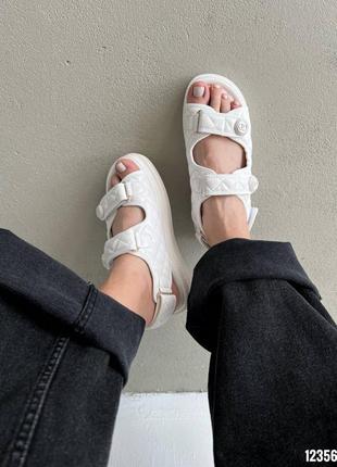 Білі шкіряні стьобані стьогані босоніжки сандалі з липучками на липучках товстій підошві6 фото