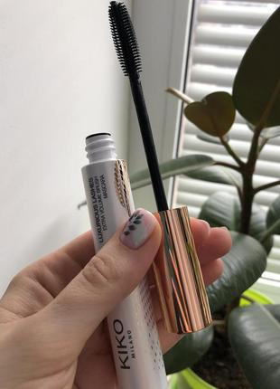 Туш для вій, обемная,чорна,kiko milano luxurious lashes extra volume brush mascara