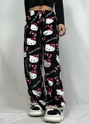 Пижамные плюшевые штаны hello kitty, черные, размер 2xl — уют и стиль для сна и отдыха