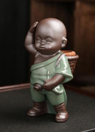 Чайна іграшка-пискучий хлопчик зелений, чайна фігурка