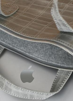 Кожаный чехол для macbook дизайн №43, натуральная винтажная кожа, цвет серый оттиск №21 фото