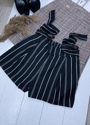 Чорні короткі шорти xs шорти в смужку класичні шорти з поясом