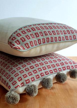 Набор 2 декоративные подушки с бубонами  дизайнерская ткань iliv великобритания