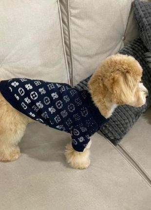 Брендовий светр для собак lv з срібними літерами, що зникають, синій5 фото