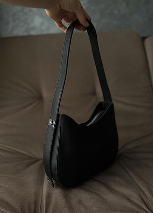 Базовая черная женская сумка на плечо