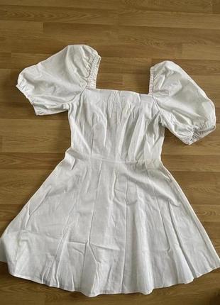 Льняное белое платье