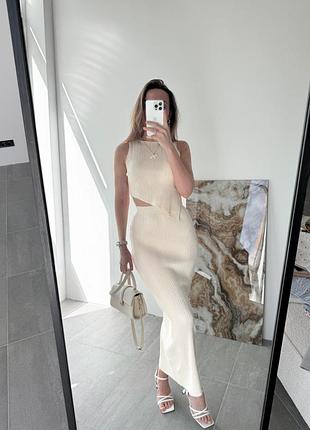 Красивий вишуканий костюм з топу та спіднички