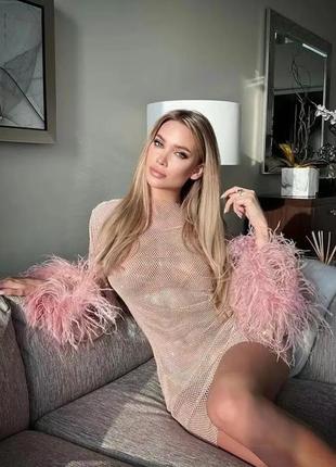 Шикарное платье со стразами камнями прядей страуса сетка