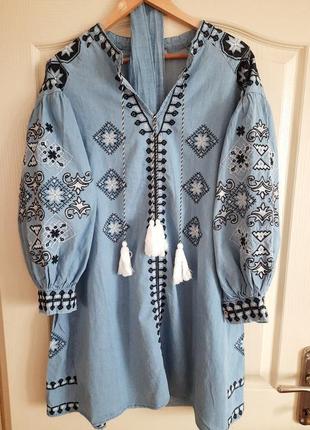 Плаття вишите з тонкого деніму