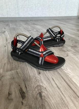 Босоножки 39 teva оригинал birkenstock salomon