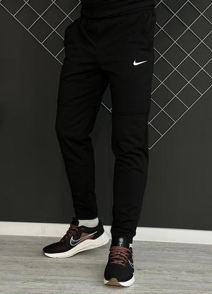 Мужские спортивные штаны nike черные демисезонные весенние осенние найк черного цвета