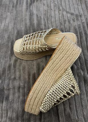 Шльопанці золотисті