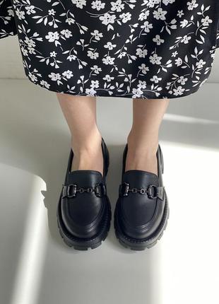 Жіночі шкіряні трендові чорні лофери, туфлі з натуральної шкіри на товстій підошві