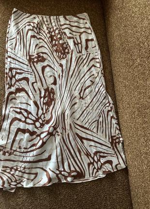 Сатиновая юбка с разрезами