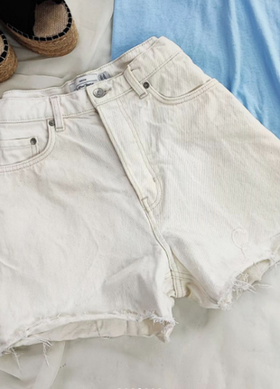 Білі джинсові шорти & other stories