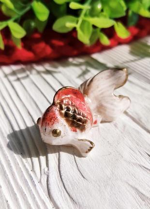 Подставка под палочки для суши золотая рыбка