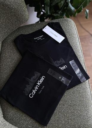 Футболка чорна calvin klein