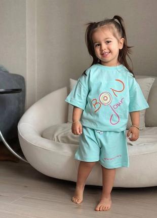 Стильний літній комплект для дівчинки футболка та шорти