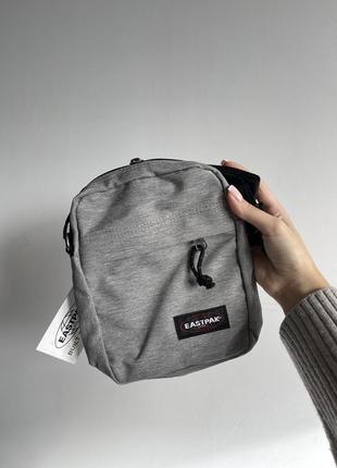 Сумочка eastpak 20x20x20