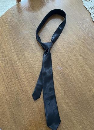 Черный галстук британия 🇬🇧