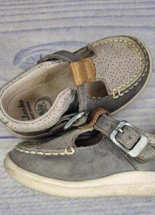 Кроссовки clarks