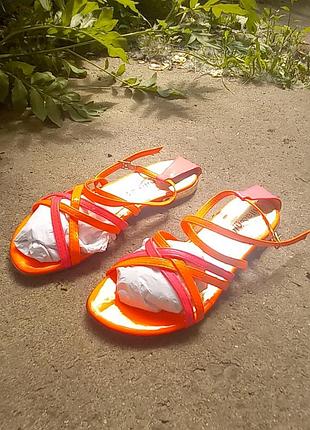 Лакові сандалі nilla&nilla