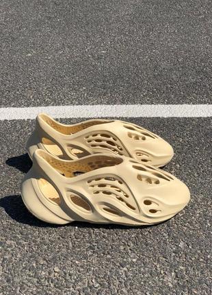 Женские шлепанцы no brand, foam runner bone скидка sale <unk> smb