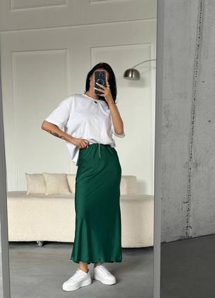 Женская трендовая шелковая юбка шок армани черная зеленая изумрудная бежевая миди удлиненная наложка после платья s m l xl
