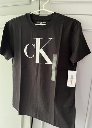 Футболка calvin klein s m