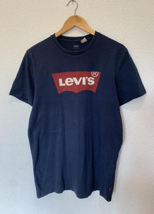 Чоловіча синя футболка levis