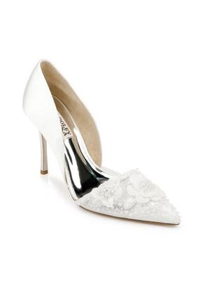 Нові шикарні ніжні атласні весільні туфлі човники від badgley mischka