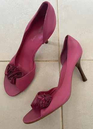 Елегантні туфлі/босоніжки emilio luca 39🌺