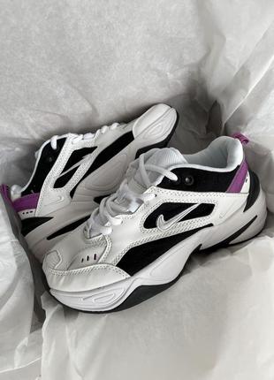 Женские кроссовки распродаж nike vegas m2k
