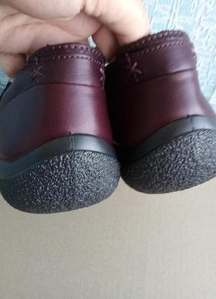 Шикарные кожаные мягкие женские туфли на липучках hotter английская цвет марсала