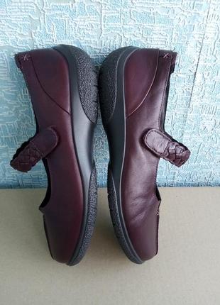 Шикарные кожаные мягкие женские туфли на липучках hotter английская цвет марсала