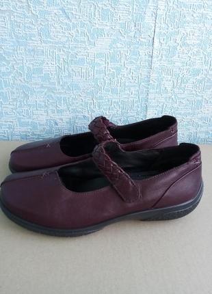 Шикарные кожаные мягкие женские туфли на липучках hotter английская цвет марсала