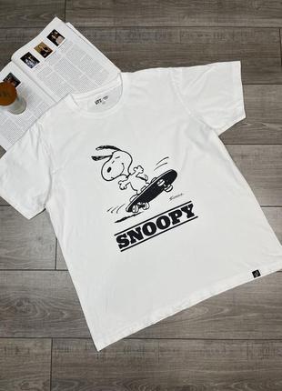 Фирменная классная футболка uniqlo peanuts snoopy